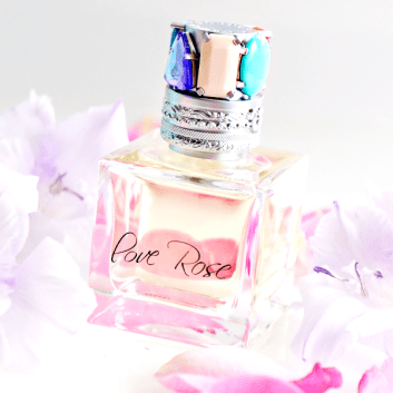 LOVE ROSE REMINISCENCE