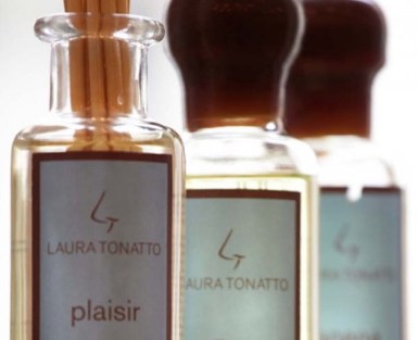 PLAISIR LAURA TONATTO