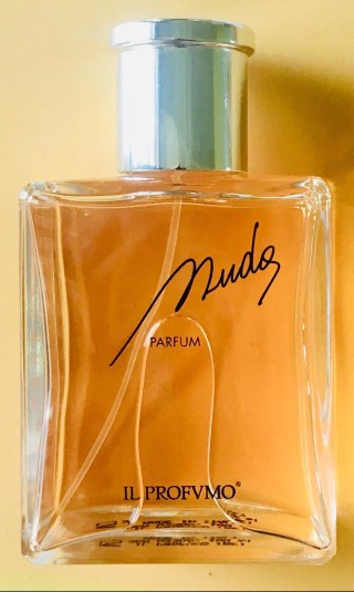 NUDA IL PROFVMO